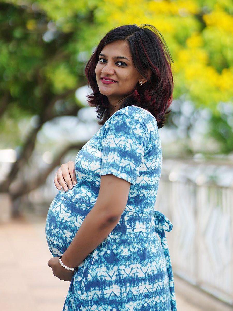 PRINTED KNITTED ZIPLESS MATERNITY SHORT NIGHT WEAR- GILDA SKY BLUE