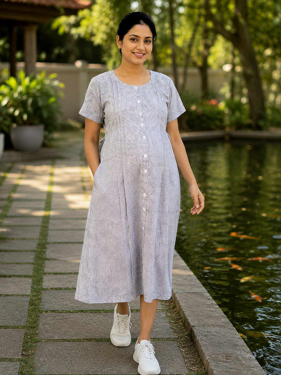 Ziva Maternity & Feeding Cotton Full-Open Short Nighty – Geometric Maze Dark Grey Print