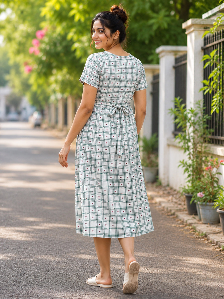 Ziva Zipless Maternity & Feeding Knitted Dress with Adjustable Tie & Side Pocket – Tiny Hearts Windowpane Print