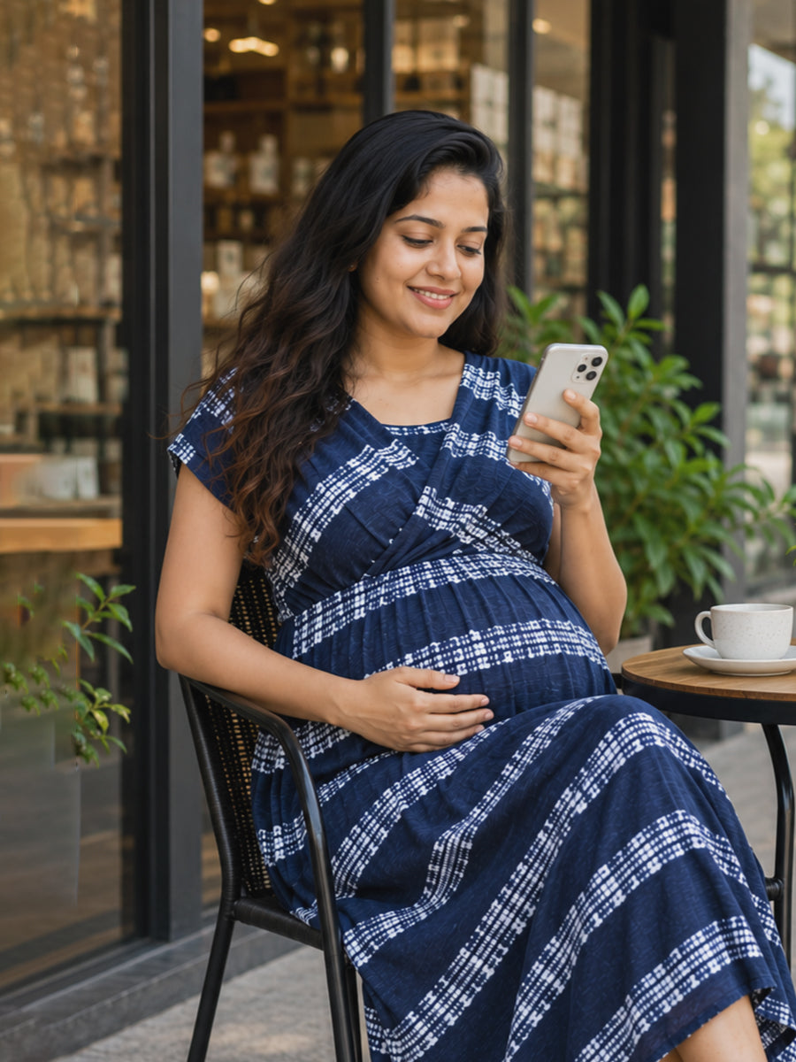 Ziva Maternity & Feeding Knitted Cotton Midi Dress with Zipless Feeding Access & Pocket – Navy Blue Tie-Dye Stripes