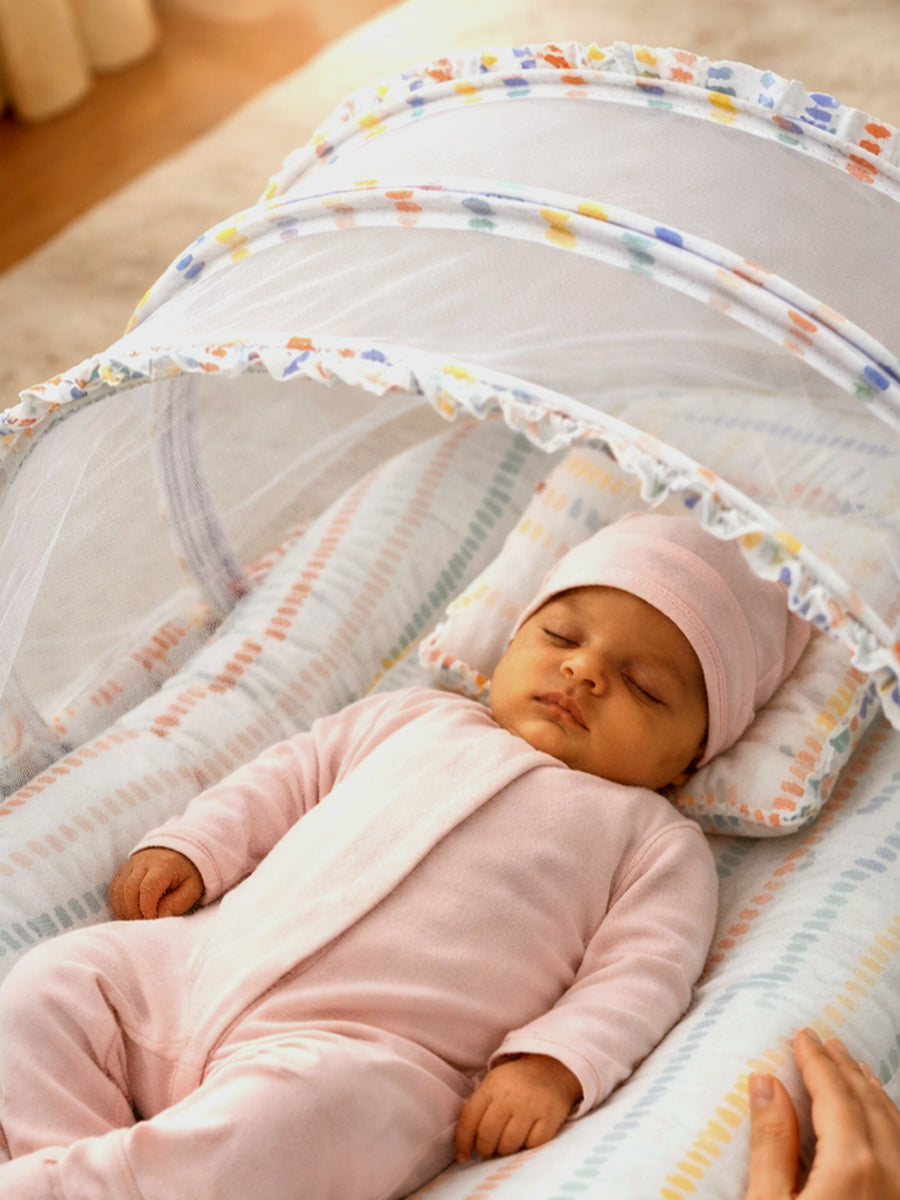 Ziva Cotton Baby Net Bed with Head Rest (White Geometric Print)