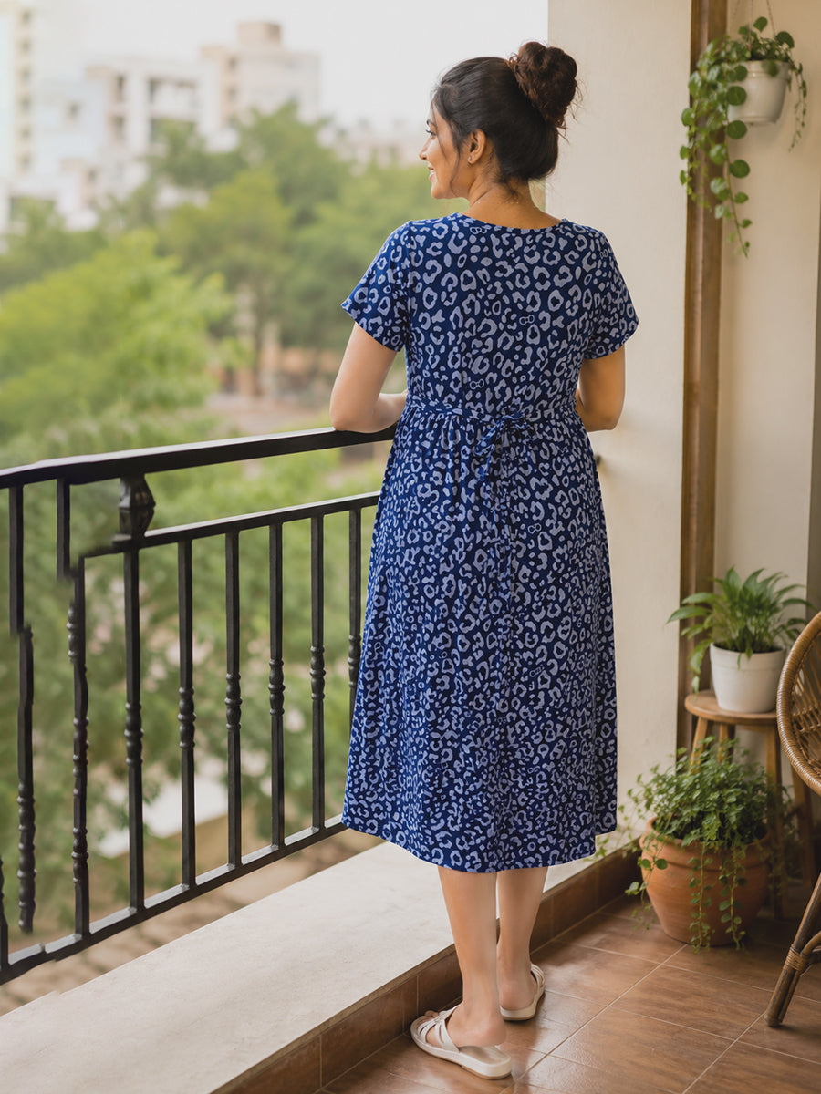 Ziva Zipless Maternity & Feeding Knitted Dress with Adjustable Tie & Side Pocket – Dark Blue Leopard Print
