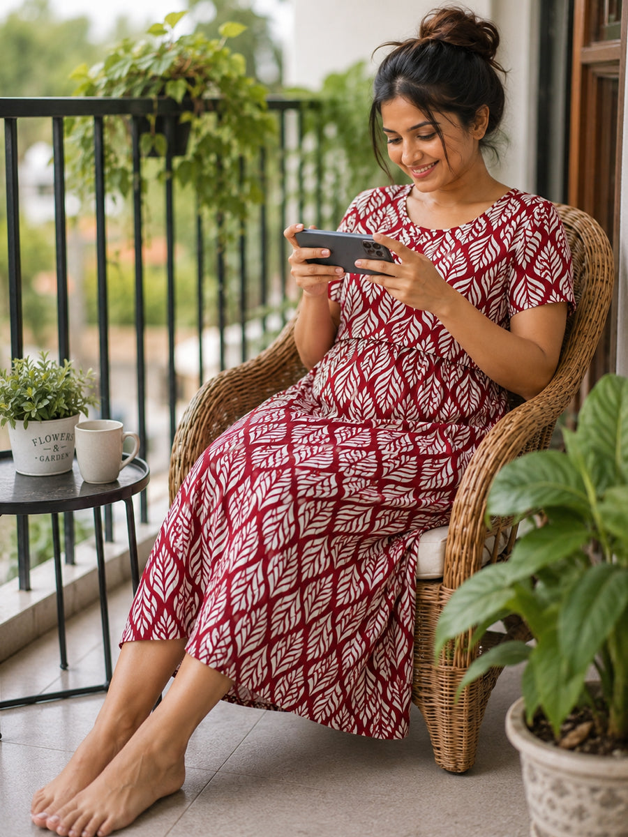 Ziva Zipless Maternity & Feeding Knitted Dress with Adjustable Tie & Side Pocket – Maroon Botanical Leaf Print
