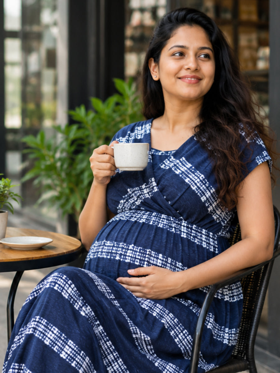 Ziva Maternity & Feeding Knitted Cotton Midi Dress with Zipless Feeding Access & Pocket – Navy Blue Tie-Dye Stripes