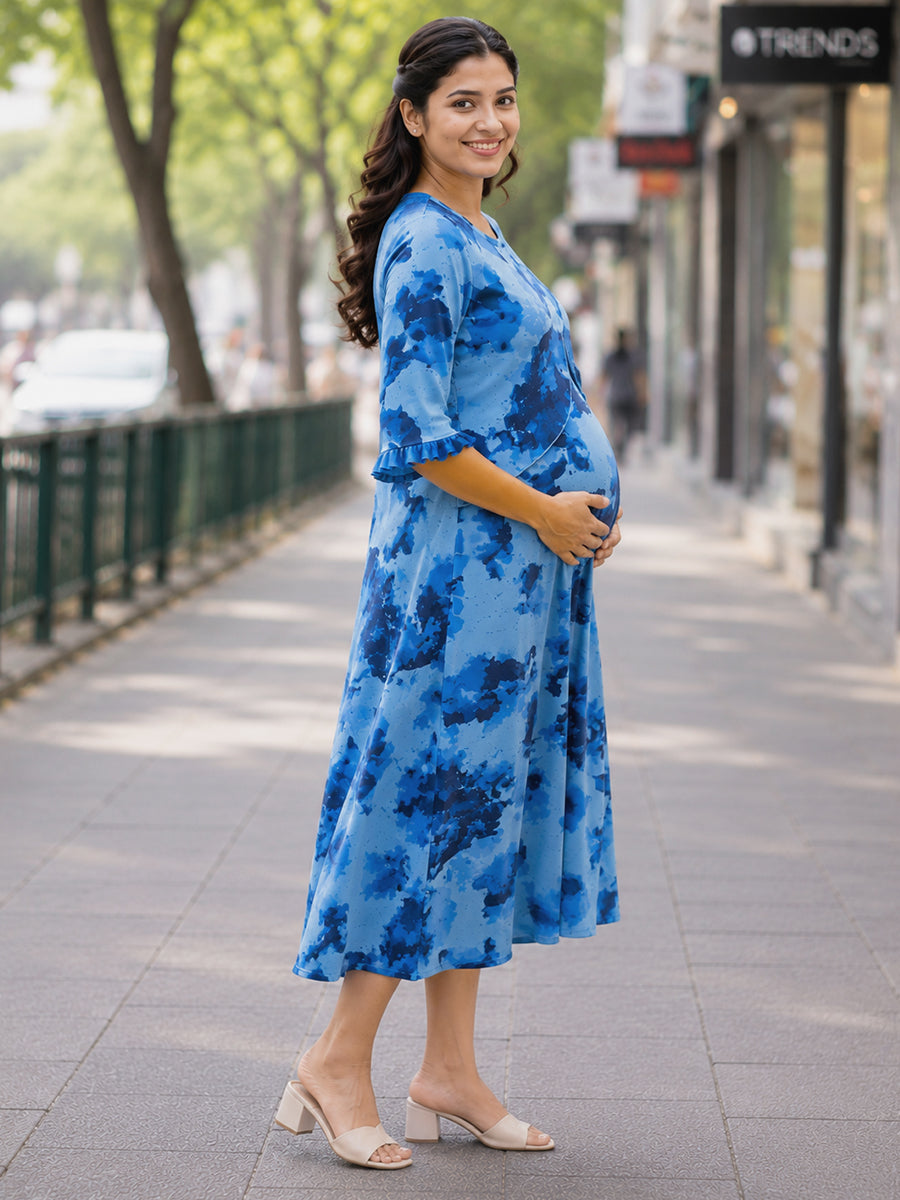 Ziva Maternity & Feeding Knitted Cotton Maxi Dress with Zipless Feeding Access & Pocket – Light Blue Abstract Splash Print
