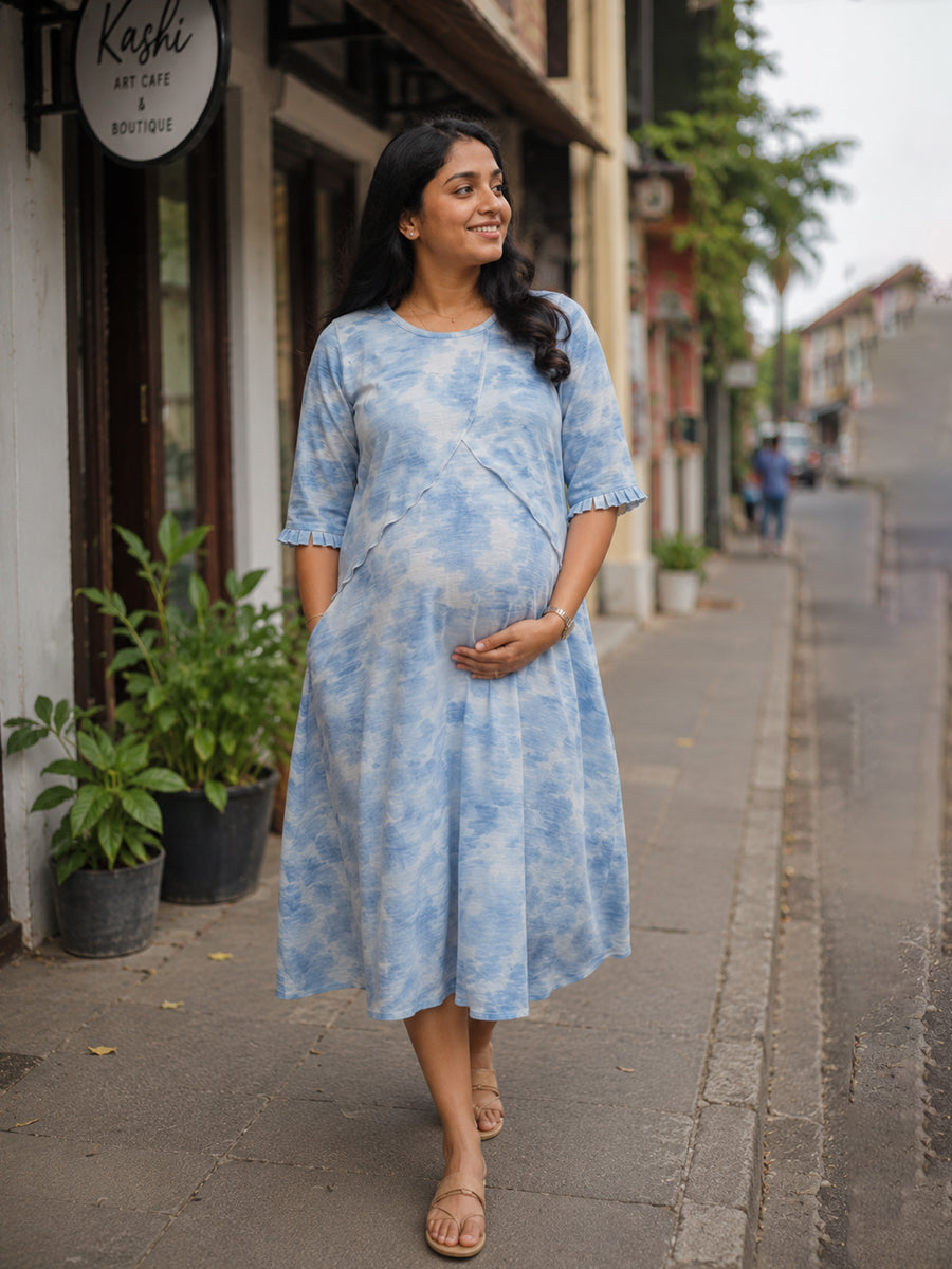 Ziva Maternity & Feeding Knitted Cotton Maxi Dress with Zipless Feeding Access & Pocket – Light Blue Spray Paint Print
