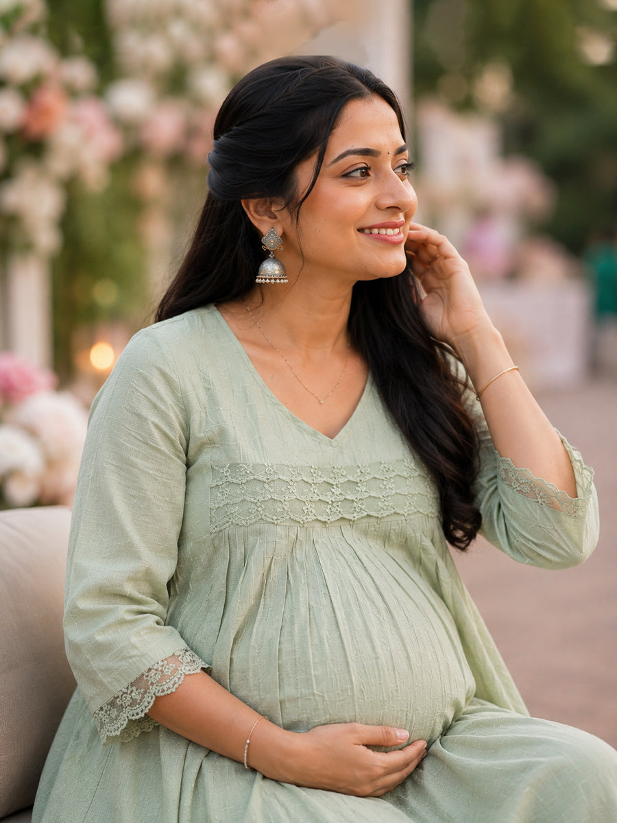 Ziva Maternity & Feeding Slub Grain Textured Dress with Invisible Feeding Zips, Crochet Lace Detailing & Pocket – Pastel Green