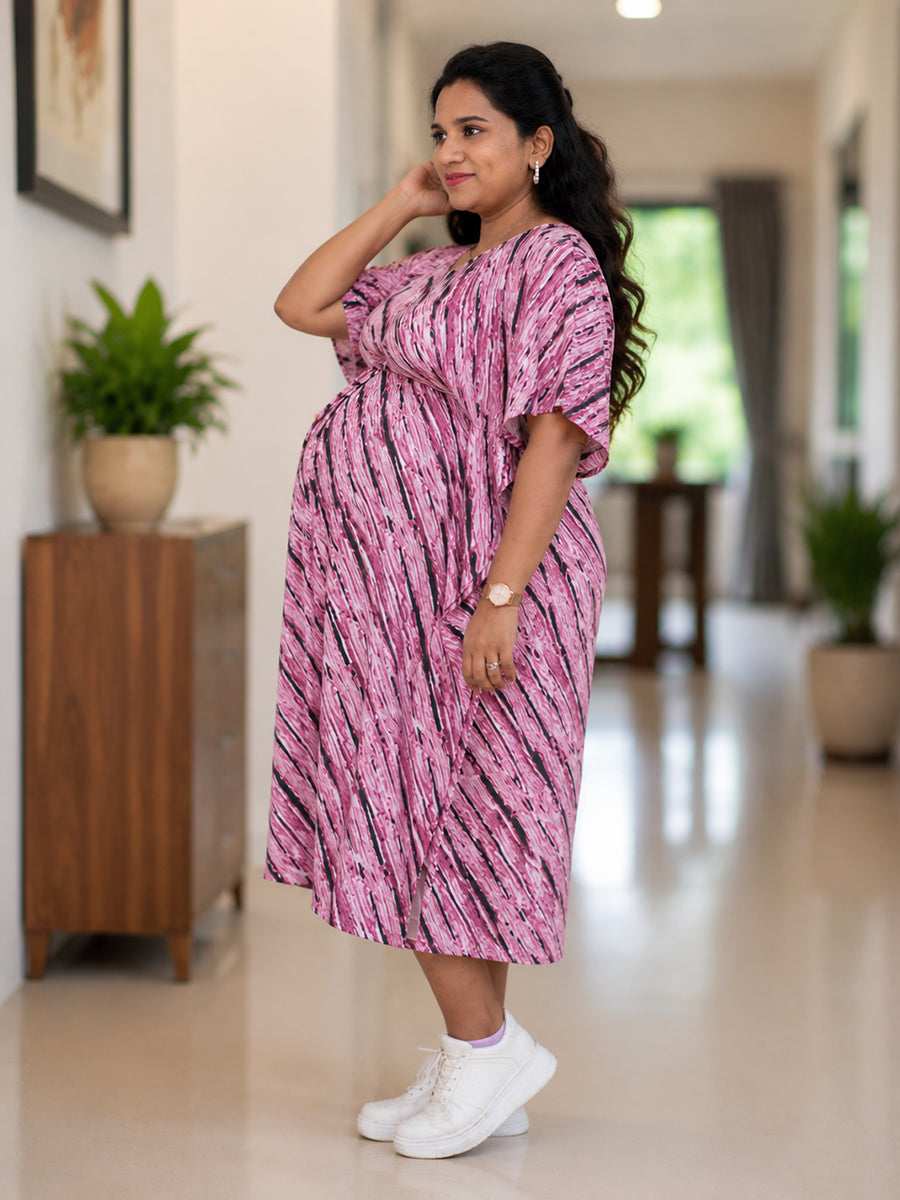 Ziva Maternity & Feeding Kaftan with Feeding Zip & Waist Tie – Peach Pink & Charcoal Brush Stroke Print