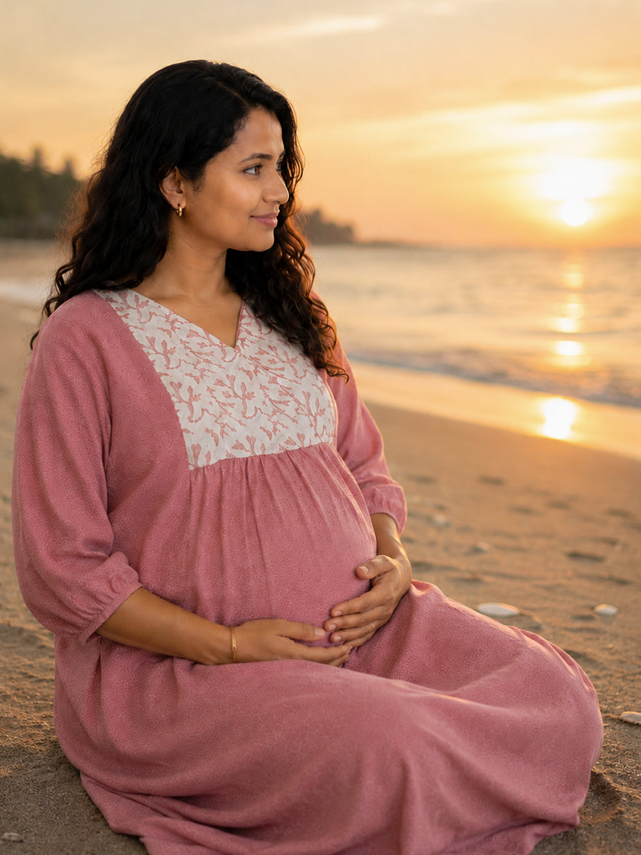 Ziva Maternity & Feeding Crushed Textured Shimmer Fabric Dress with Invisible Feeding Zip & Side Pocket – Pink