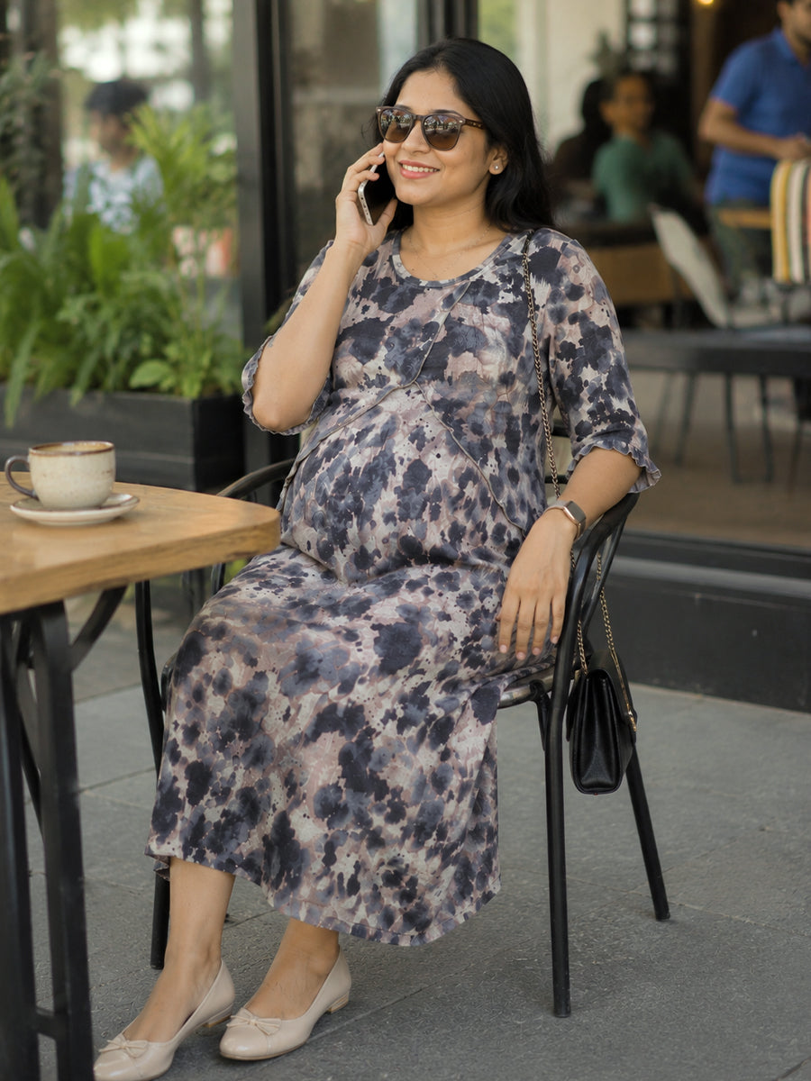 Ziva Maternity & Feeding Knitted Cotton Maxi Dress with Zipless Feeding Access & Pocket – Light Grey Watercolor Tie-Dye