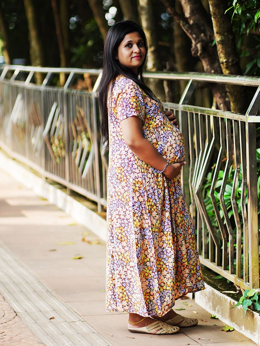 Maternity Short Night Gown- Dara Brown