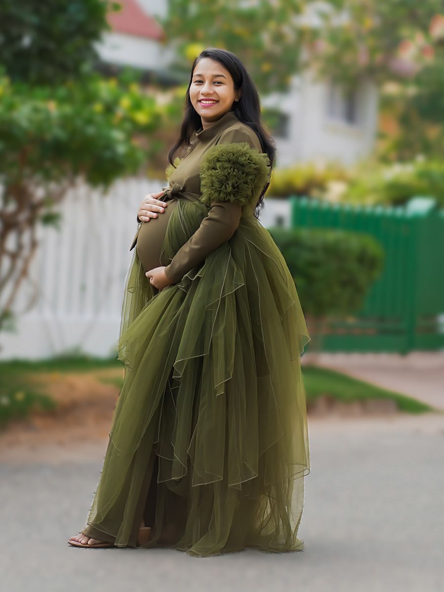 Maternity Photoshoot Knit + Net Gown Green