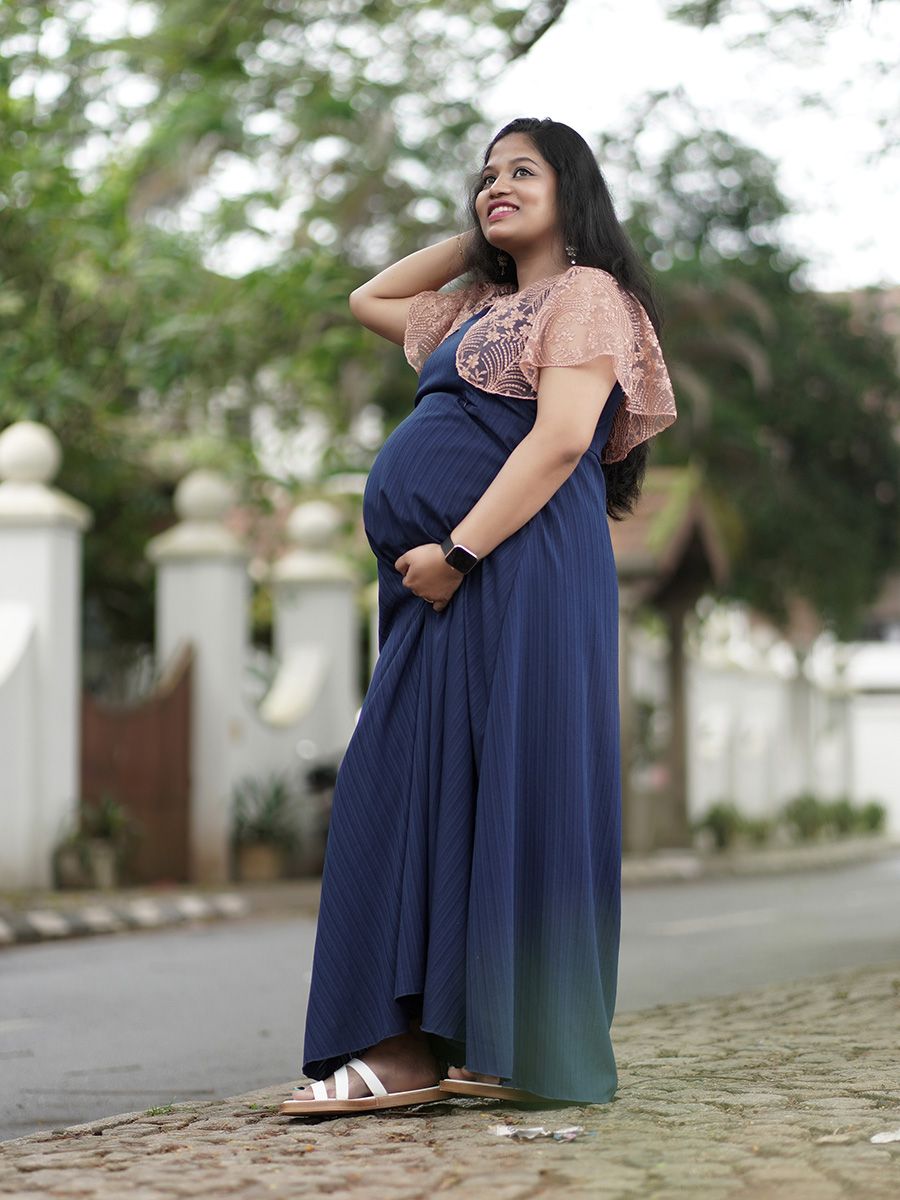 Maternity Photoshoot Shown Blue with Peach
