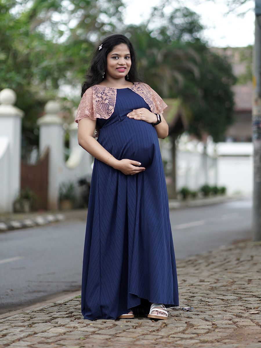 Maternity Photoshoot Shown Blue with Peach