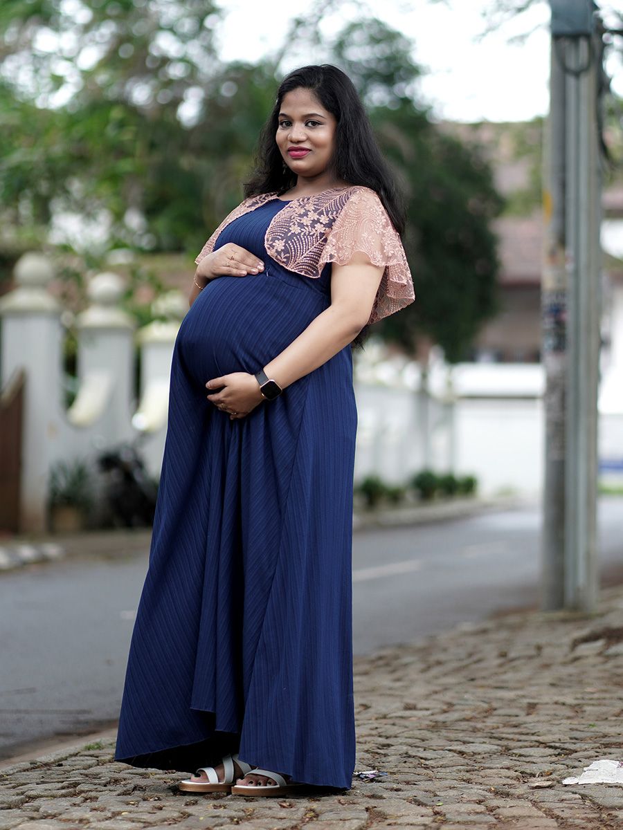 Maternity Photoshoot Shown Blue with Peach