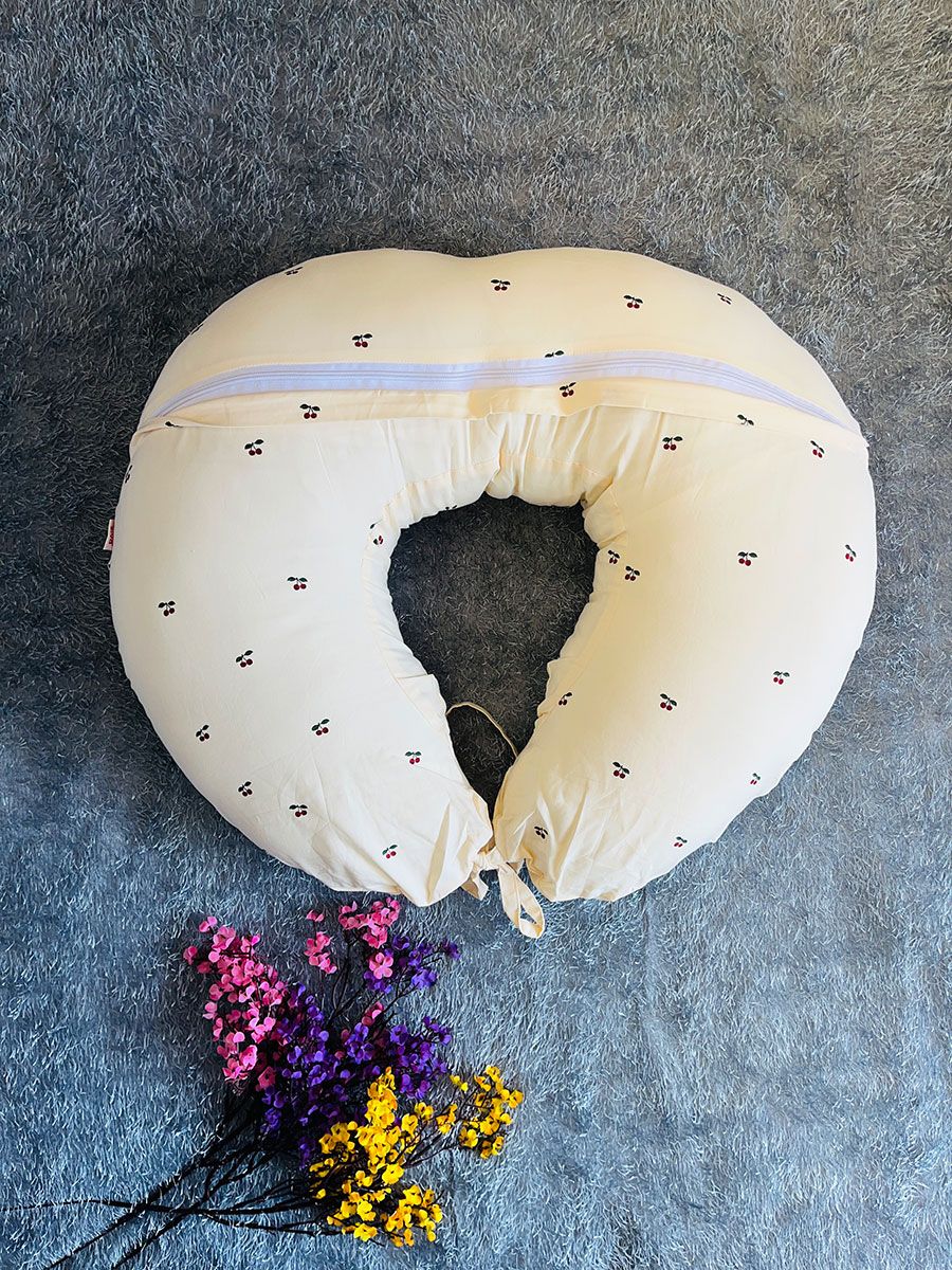 Ziva Organic Feeding Pillow Cherry Print