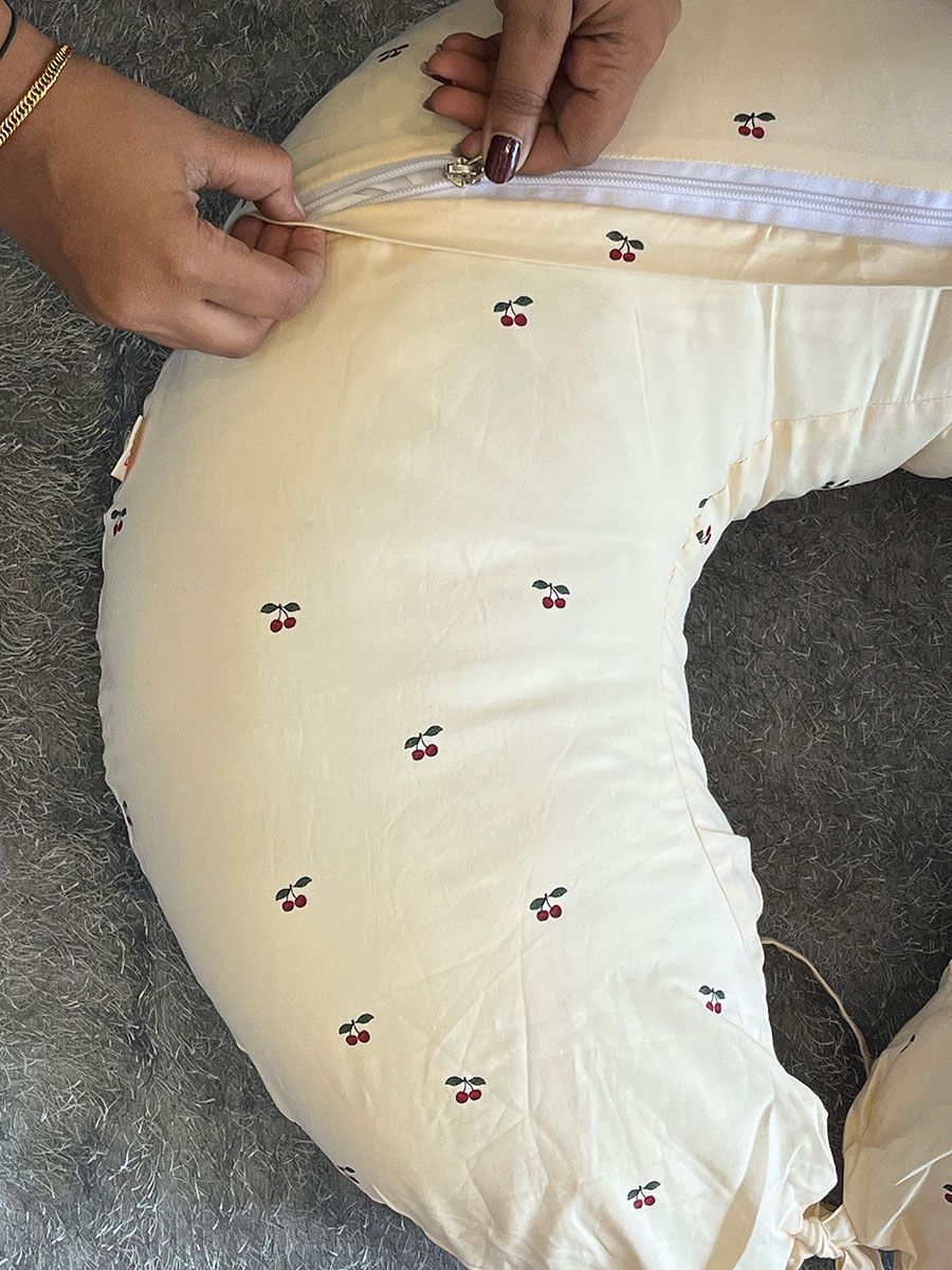 Ziva Organic Feeding Pillow Cherry Print