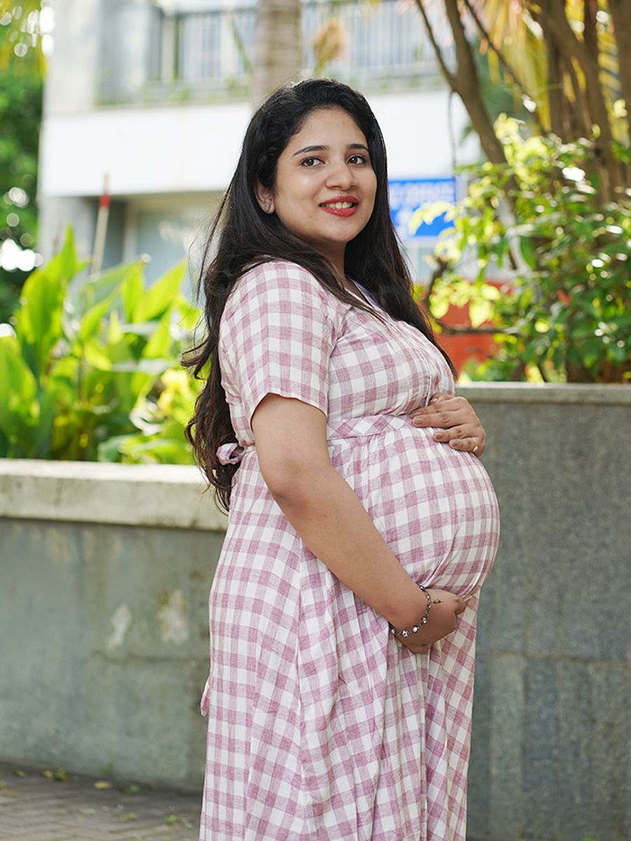 Maternity Short Night Gown- Checks (Pink)