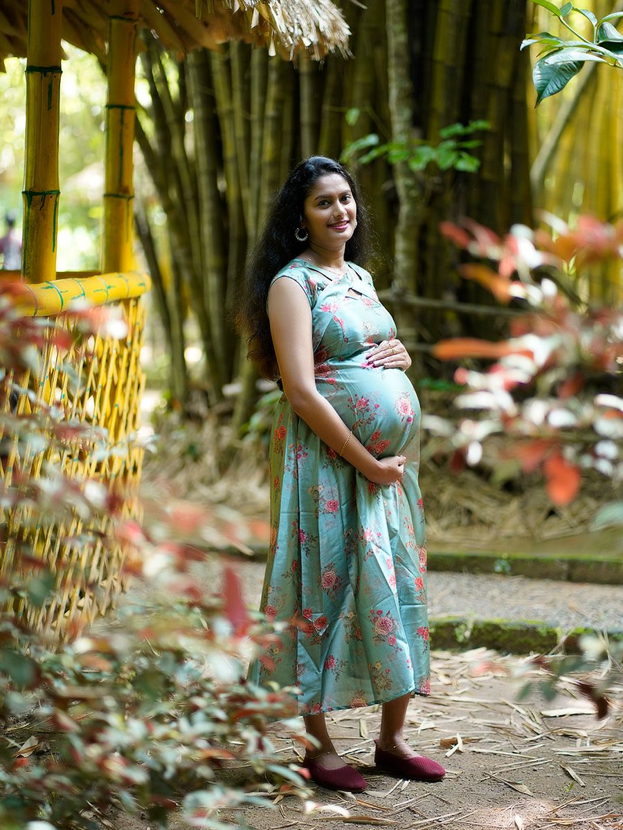 Capture your pregnancy with Maternity Portraits by Alison McKenny
