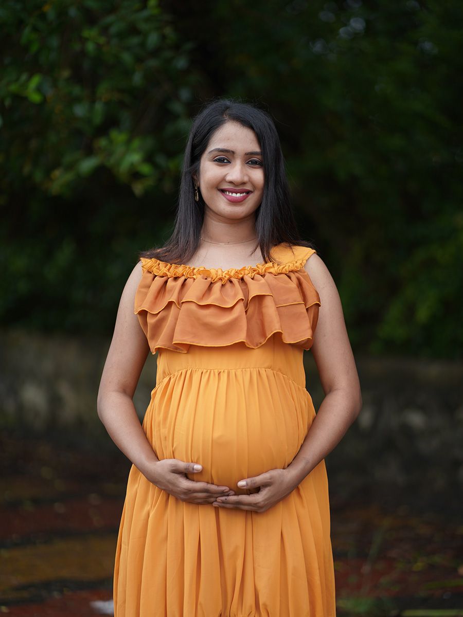 Stunning Maternity Photo Shoot Dresses and Gowns for a Baby Shower