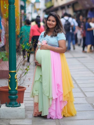 Alia Bhatt wears a yellow kurta for her baby shower will brighten up your  day | Vogue India