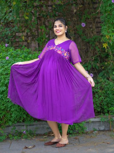 Buy Long-sleeve Fitted Maternity Gown for Photoshoots, Jersey Knit Maternity  Gown With Detachable Flying Train, Plus Size Flying Maternity Gown Online  in India - Etsy